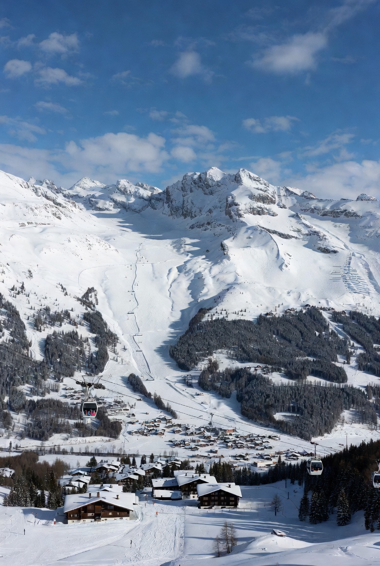Saas-Fee — The Glacier Village With Year-Round Skiing and Zero Cars
